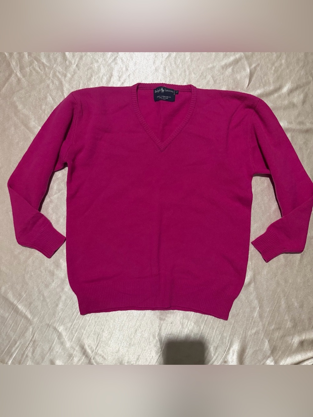 Vintage 80s/90s Ralph Lauren 100% Lambswool V-Neck Sweater Pink  /Magenta Size M